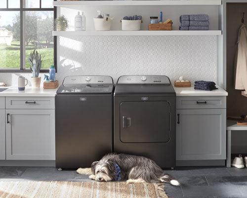 LA LAVEUSE MAYTAG® PET PRO ÉLIMINE 5 FOIS PLUS DE POILS D'ANIMAUX!