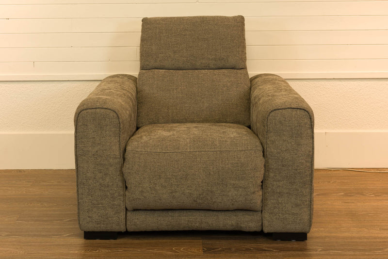 Fauteuil Inclinable - VENTE FINALE - MODÈLE DE PLANCHER ST-HYACINTHE - VENDU TEL QUEL