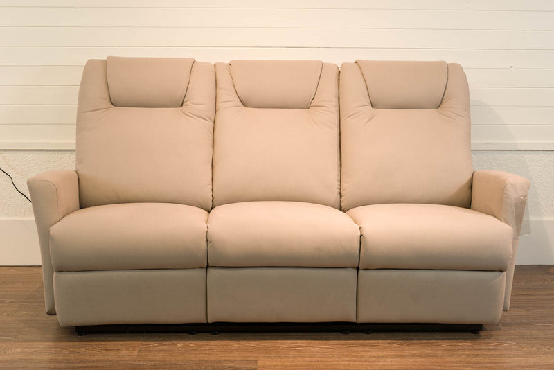 Sofa inclinable - VENTE FINALE - MODÈLE DE PLANCHER ST-HYACINTHE - VENDU TEL QUEL