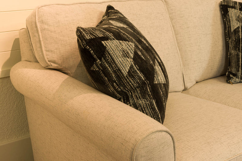 Causeuse  - VENTE FINALE - MODÈLE DE PLANCHER ST-HYACINTHE - VENDU TEL QUEL