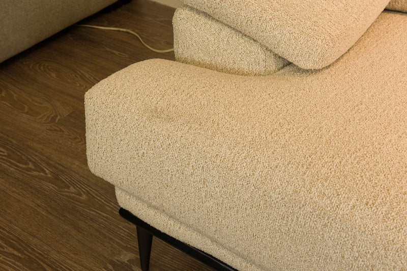 Causeuse  - VENTE FINALE - MODÈLE DE PLANCHER ST-HYACINTHE - VENDU TEL QUEL