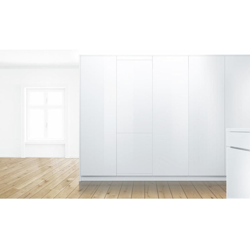 Bosch 24-inch, 9.6 cu. ft. Built-In Bottom Freezer Refrigerator B09IB81NSP IMAGE 5