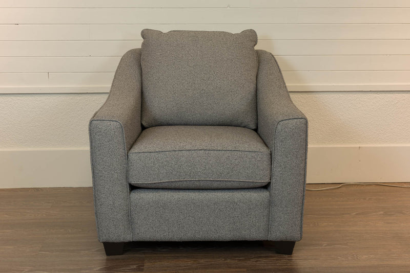 Fauteuil  - VENTE FINALE - MODÈLE DE PLANCHER ST-HYACINTHE - VENDU TEL QUEL