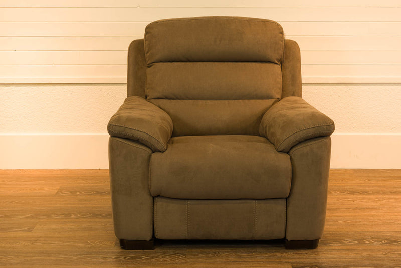 Fauteuil Inclinable - VENTE FINALE - MODÈLE DE PLANCHER ST-HYACINTHE - VENDU TEL QUEL