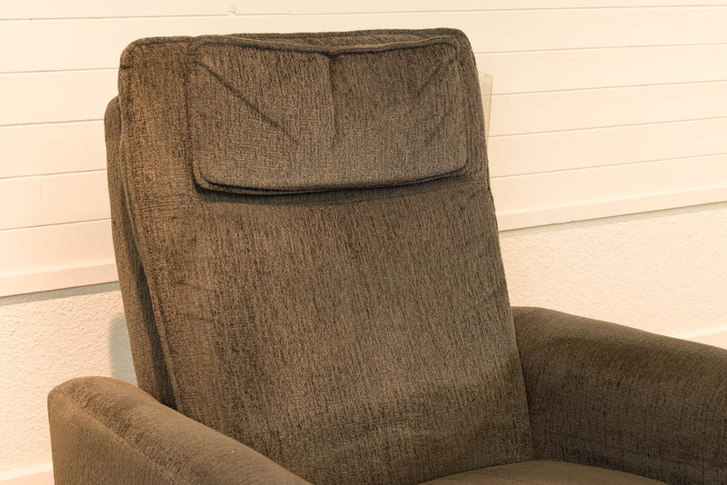 Fauteuil Inclinable - VENTE FINALE - MODÈLE DE PLANCHER ST-HYACINTHE - VENDU TEL QUEL