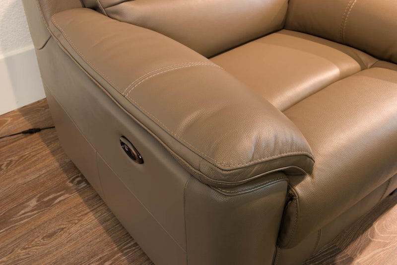 Fauteuil Inclinable - VENTE FINALE - MODÈLE DE PLANCHER ST-HYACINTHE - VENDU TEL QUEL