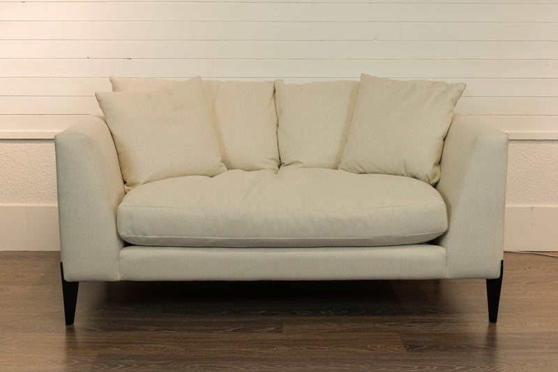 Causeuse  - VENTE FINALE - MODÈLE DE PLANCHER ST-HYACINTHE - VENDU TEL QUEL