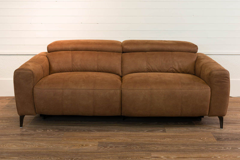 Sofa  inclinable- VENTE FINALE - MODÈLE DE PLANCHER ST-HYACINTHE - VENDU TEL QUEL