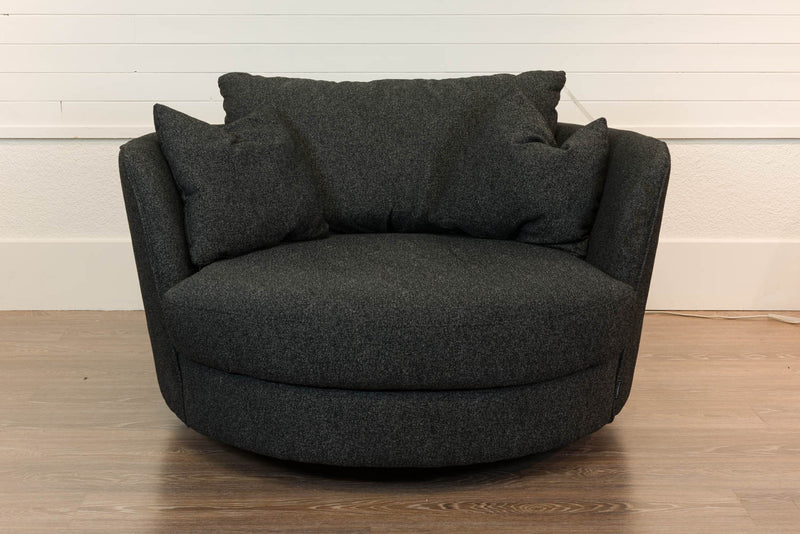 Fauteuil  - VENTE FINALE - MODÈLE DE PLANCHER ST-HYACINTHE - VENDU TEL QUEL