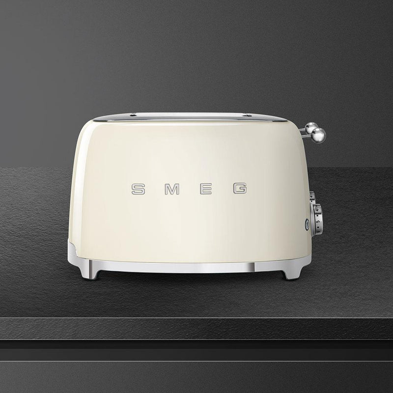 Smeg Retro-Style 4-Slice Toaster TSF03CRUS IMAGE 3