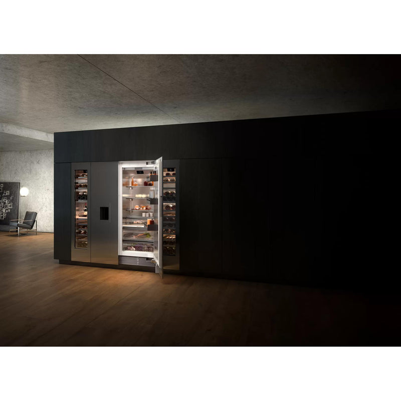 Gaggenau 11.2 cu.ft. Upright Freezer with Exterior Ice and Water Dispensing System RF463706 IMAGE 12