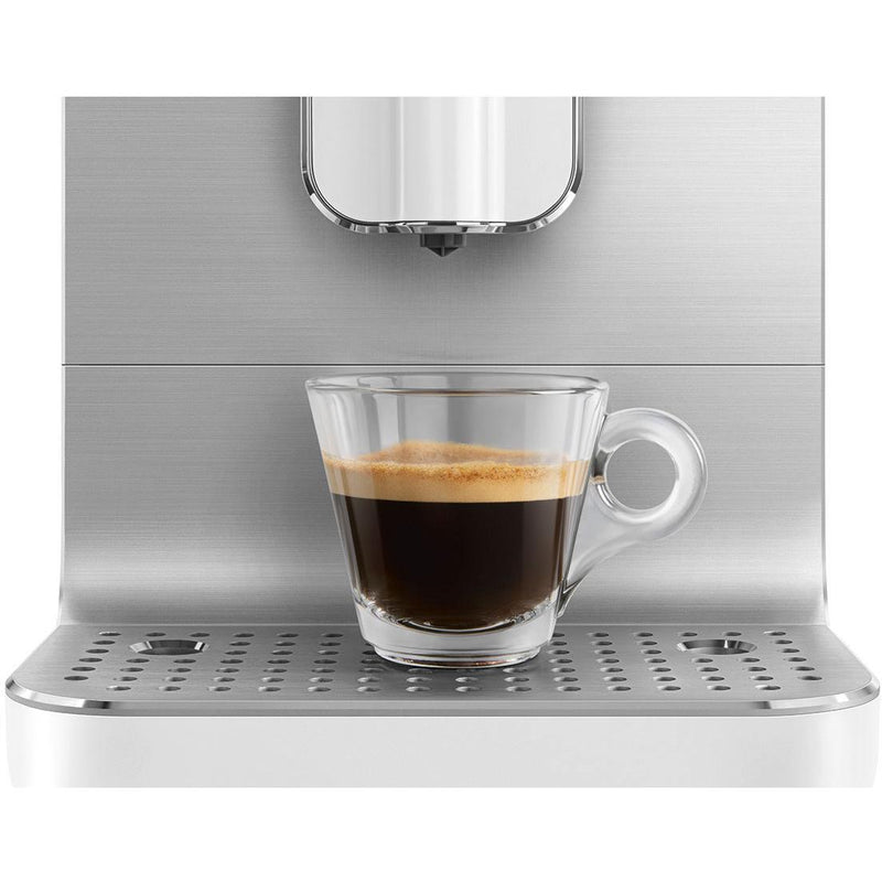 Smeg Retro-Style Automatic Coffee Machine BCC01WHMUS IMAGE 10