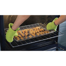  Samsung 30-inch Slide-in Induction Range with Wi-Fi Connectivity and Voice Control NE63B8411SS/AC IMAGE 3