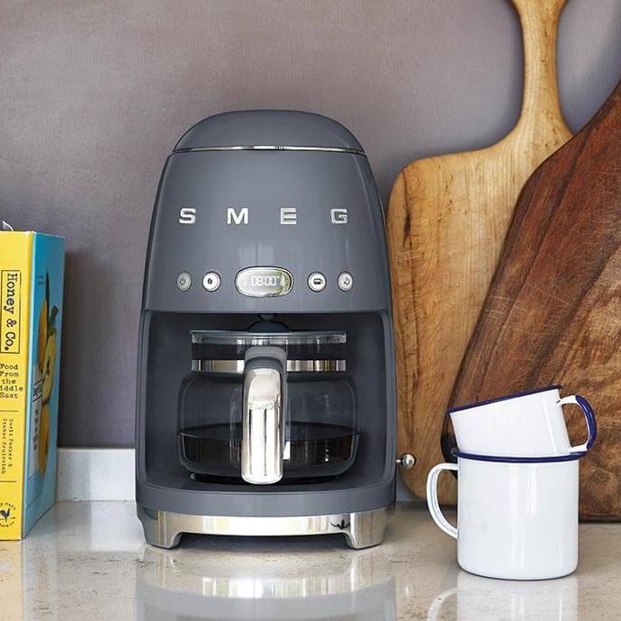 Smeg Retro-Style Drip Coffee Machine DCF02GRUS IMAGE 2