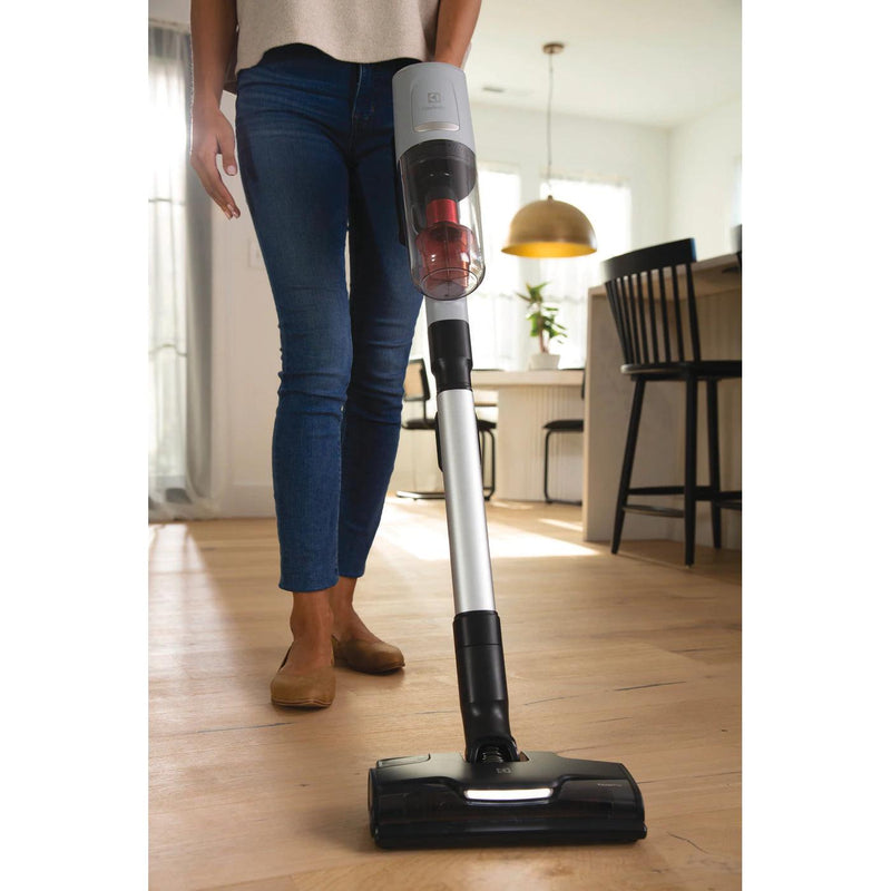 Electrolux Ultimate800™ Pet Cordless Stick Vacuum EHVS85P3AG IMAGE 3