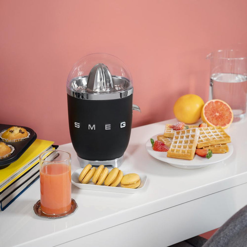 Smeg Retro-Style Citrus Juicer CJF11BLUS IMAGE 2