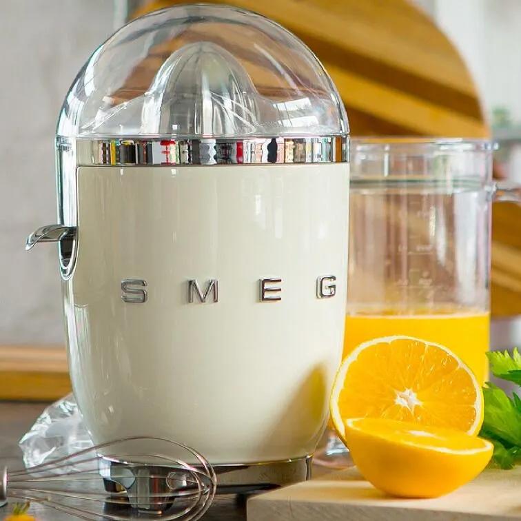 Smeg Retro-Style Citrus Juicer CJF11CRUS IMAGE 2