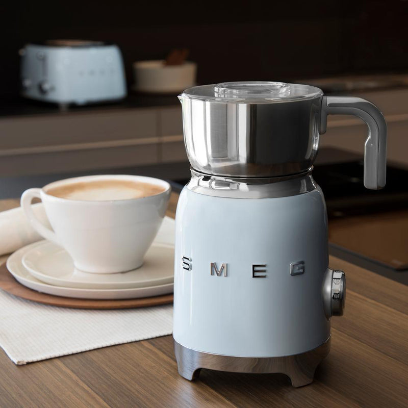 Smeg Retro-Style Milk Frother MFF11PBUS IMAGE 2