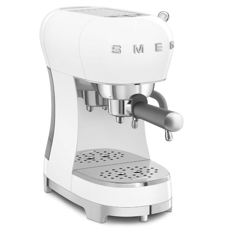 Smeg Retro-Style Manual Espresso Coffee Machine ECF02WHUS IMAGE 4