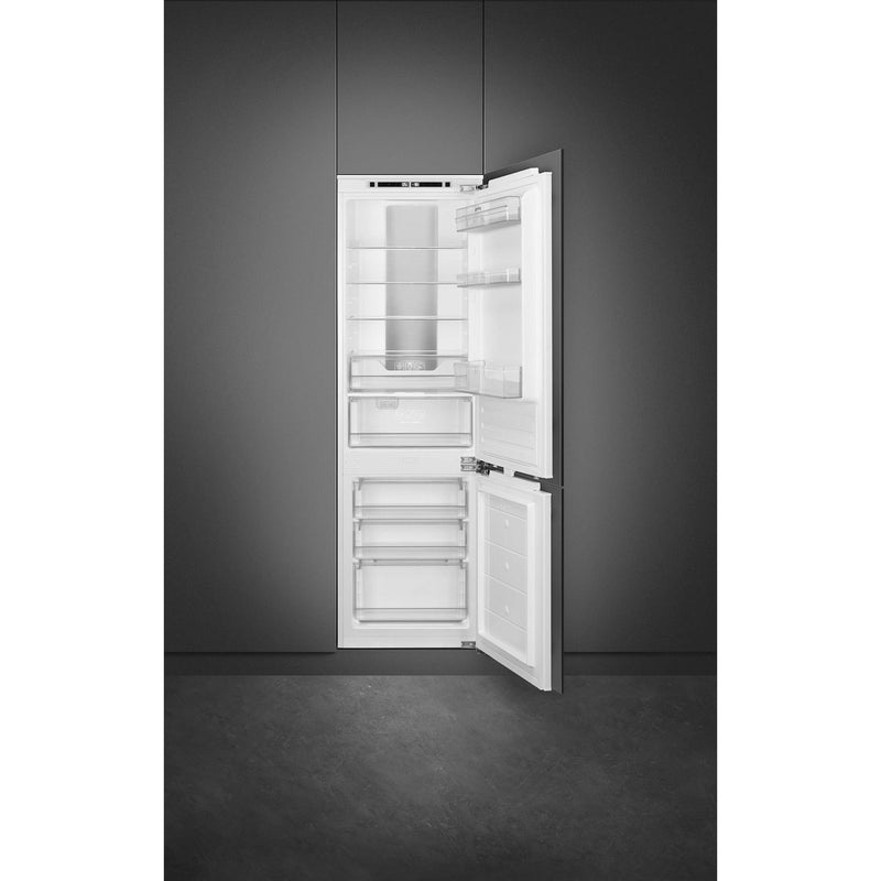 Smeg 21.25-inch, 9.18 cu. ft. Built-in Bottom Freezer Refrigerator CB2485U IMAGE 3