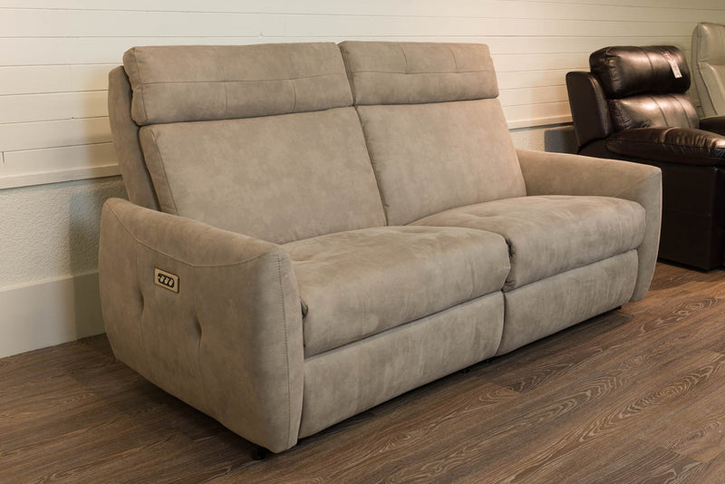 Sofa inclinable - VENTE FINALE - MODÈLE DE PLANCHER ST-HYACINTHE - VENDU TEL QUEL
