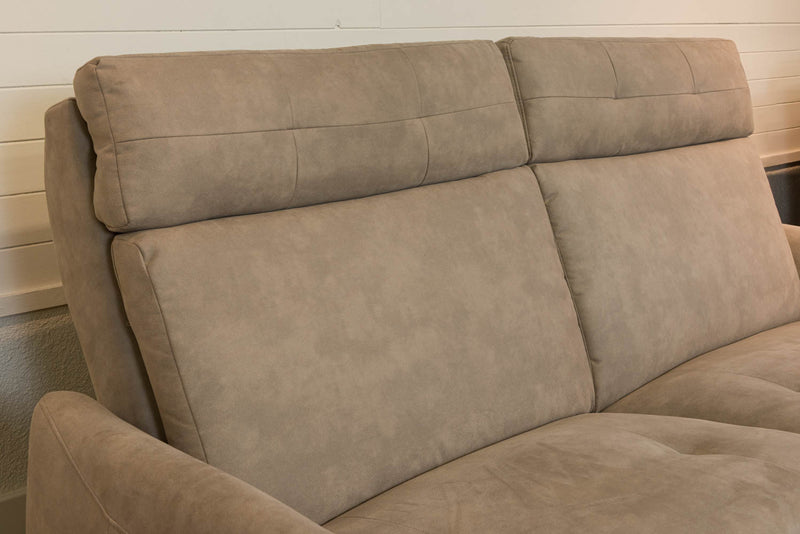Sofa inclinable - VENTE FINALE - MODÈLE DE PLANCHER ST-HYACINTHE - VENDU TEL QUEL
