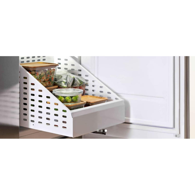 Bertazzoni Congélateur vertical de 16,8 pi cu avec machine à glaçons REF30FCIPRR/23 - Germain Larivière