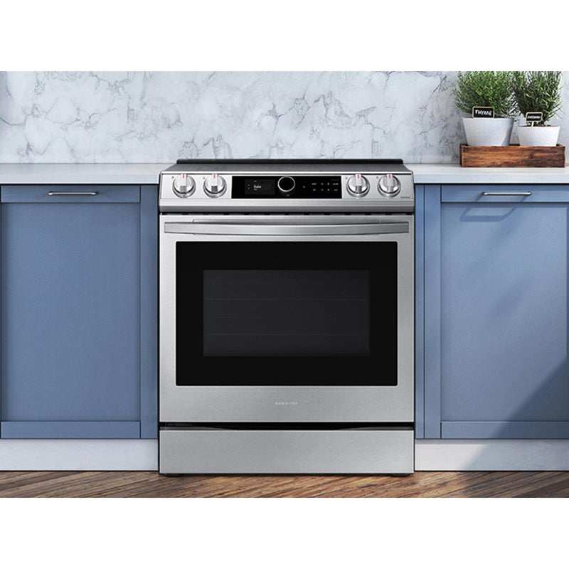Samsung Cuisinière encastrée électrique de 30 po. avec connectivité Wi - Fi NE63T8711SS/AC VENTE FINALE - BOITE OUVERTE - VENDU TEL QUEL - Germain Larivière