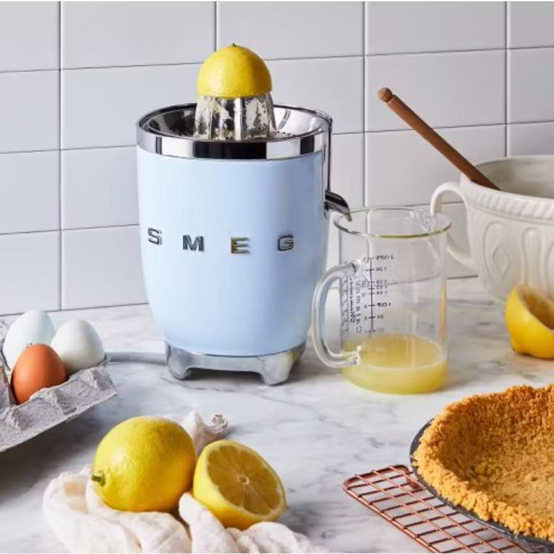 Smeg 50's Style Aesthetic centrifugeuse presse - agrume CJF11PBUS - Germain Larivière