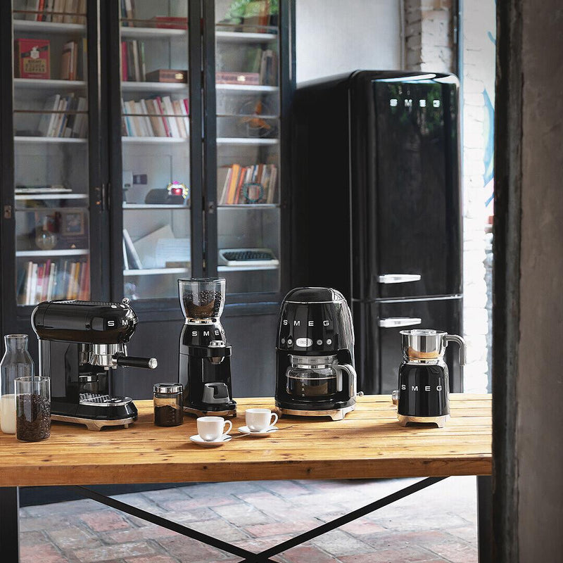 Smeg 50's Style Aesthetic mousseur à lait MFF11BLUS - Germain Larivière