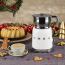 Smeg 50's Style Aesthetic mousseur à lait MFF11WHUS - Germain Larivière