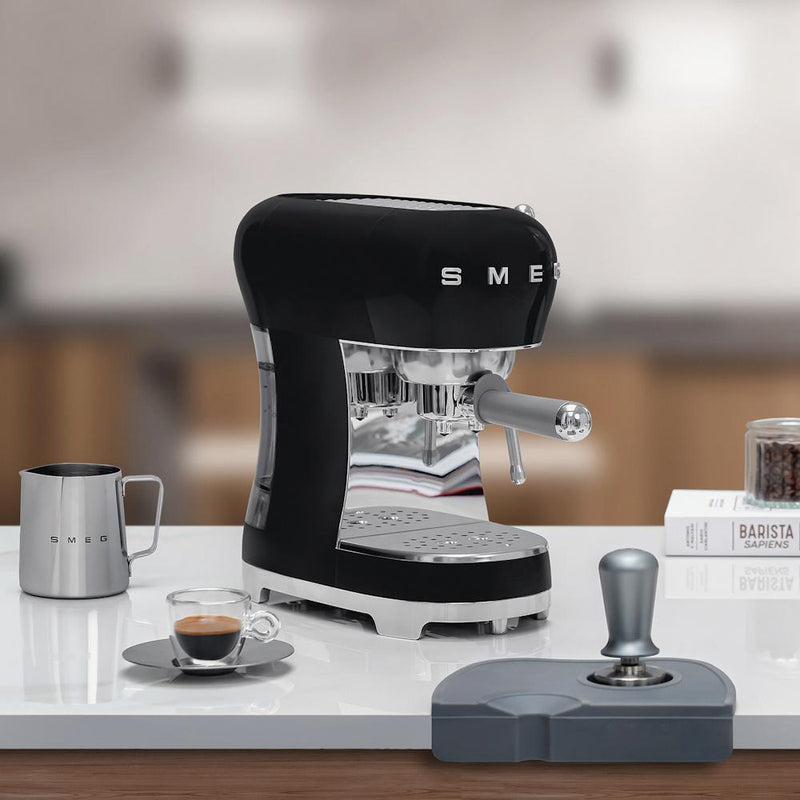 Smeg 50's Style machine espresso manuelle ECF02BLUS - Germain Larivière