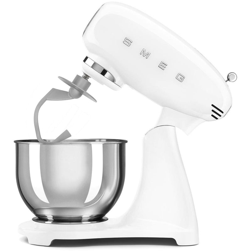 Smeg Batteur sur socle 50's Retro Style Aesthetic de 4,8l avec 600 w SMF03WHUS - Germain Larivière