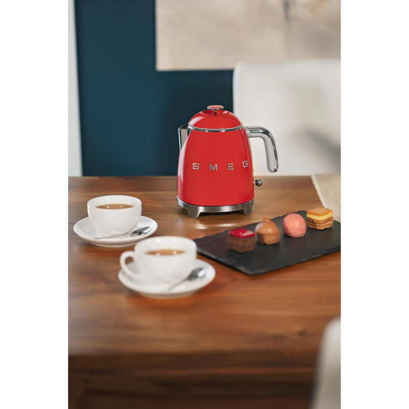 Smeg Bouilloire électrique de 0.8l KLF05RDUS - Germain Larivière