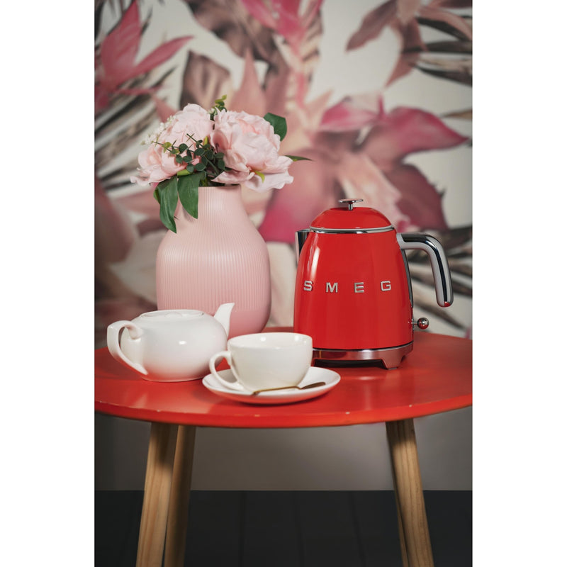 Smeg Bouilloire électrique de 0.8l KLF05RDUS - Germain Larivière