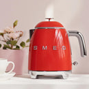 Smeg Bouilloire électrique de 0.8l KLF05RDUS - Germain Larivière