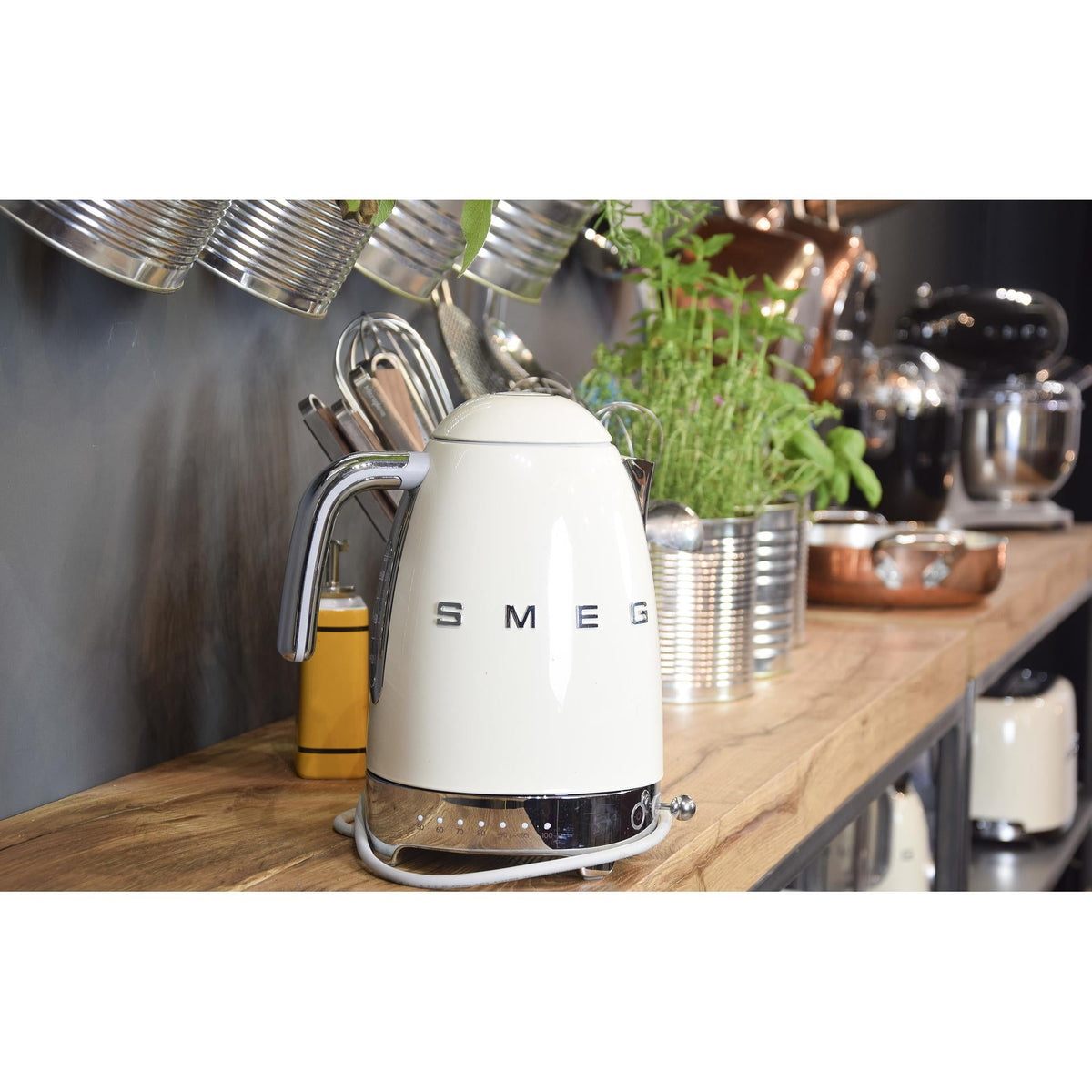 Smeg Retro-Style Electric Kettle KLF04CRUS