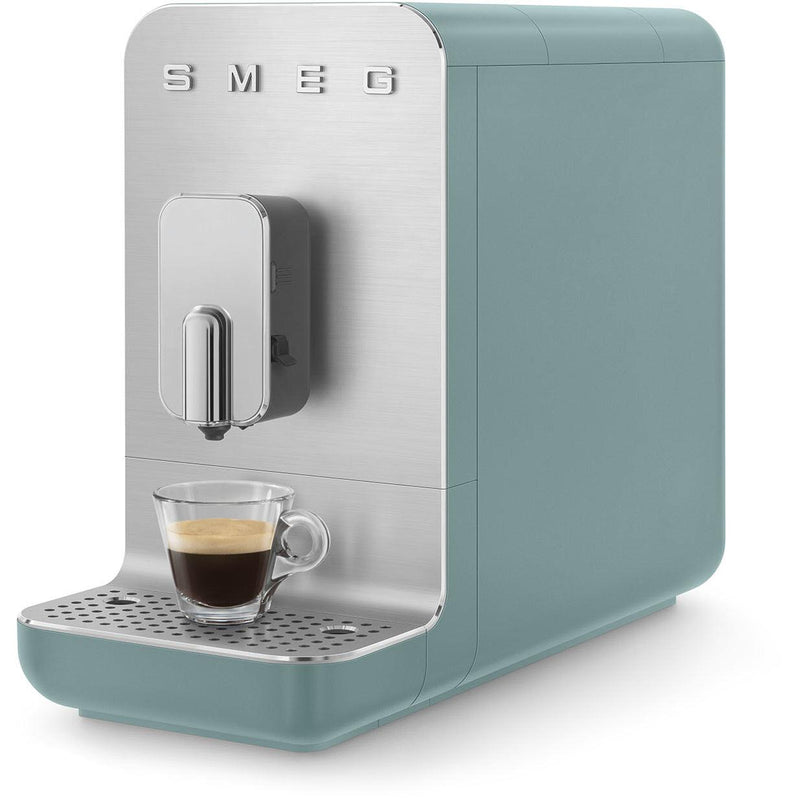 Smeg Collezione Aesthetic machine à café espresso avec système à lait BCC13EGMUS - Germain Larivière