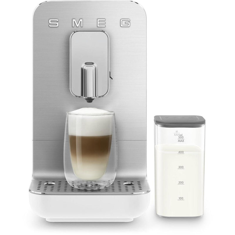 Smeg Collezione Aesthetic machine à café espresso avec système à lait BCC13WHMUS - Germain Larivière