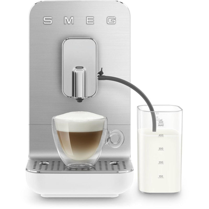 Smeg Collezione Aesthetic machine à café espresso avec système à lait BCC13WHMUS - Germain Larivière