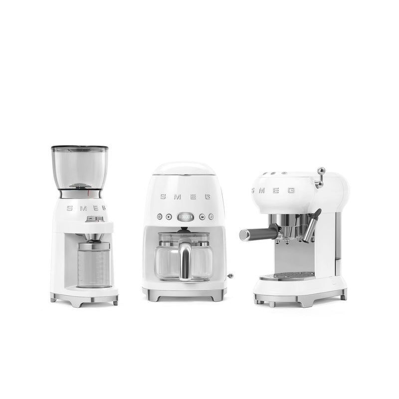 Smeg Machine à café style rétro DCF02WHUS - Germain Larivière