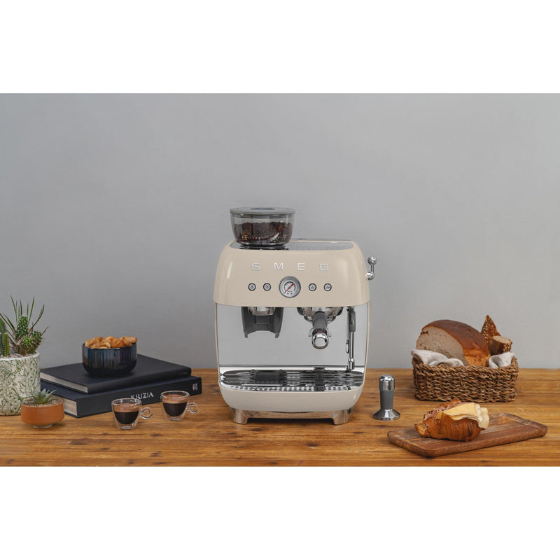 Smeg Retro - Style machine à café espresso manuelle EGF03CRUS - Germain Larivière
