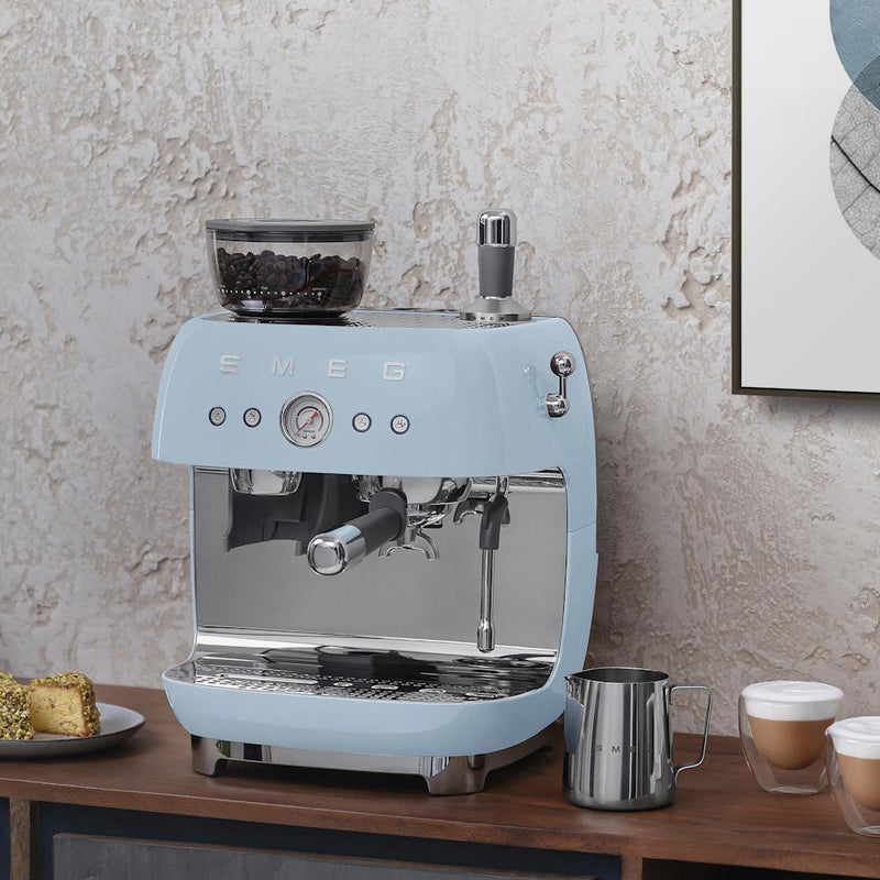 Smeg Retro - Style machine à café espresso manuelle EGF03PBUS - Germain Larivière