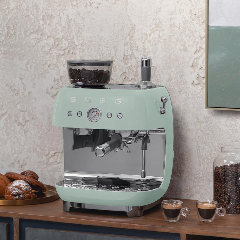 Smeg Retro - Style machine à café espresso manuelle EGF03PGUS - Germain Larivière