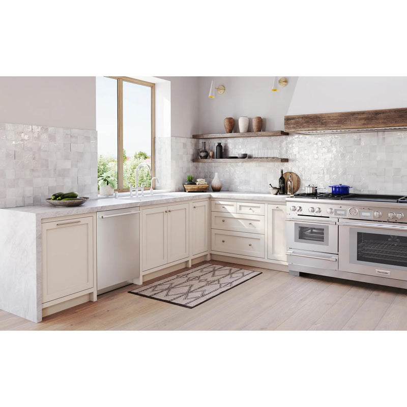 Thermador Lave - vaisselle intégré de 24 pouces avec poignée Masterpiece® DWHD661EFM - Germain Larivière