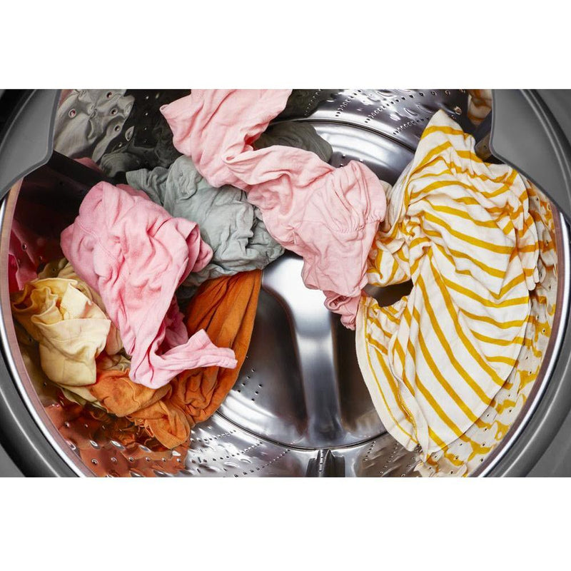 Whirlpool Laveuse à chargement frontal de 5,2 pi. cu. avec cycle de désinfection WFW5605MC - Germain Larivière