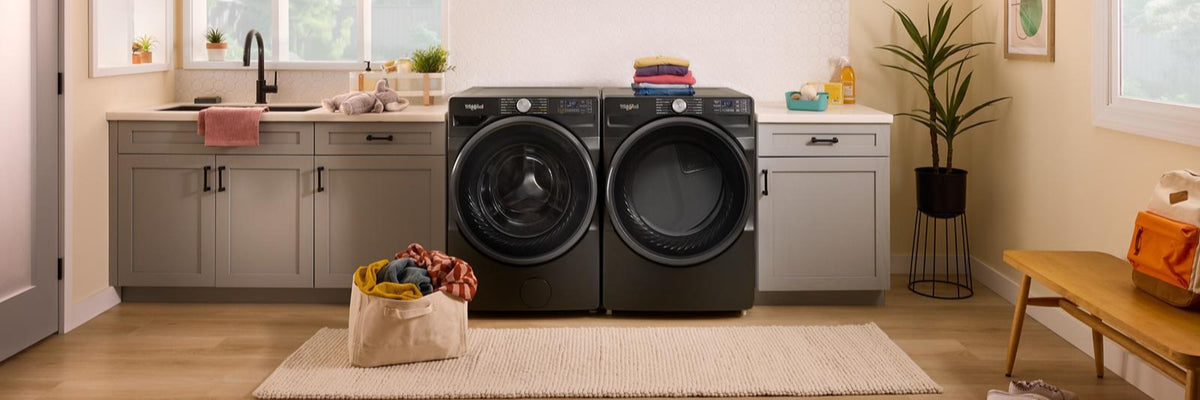 Whirlpool Laveuse à chargement frontal de 5,2 pi cu avec système de ventilation FreshFlow™ WFW5720RU - Germain Larivière